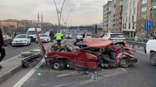 Kayseri'de facia gibi kaza: 4 yaralı