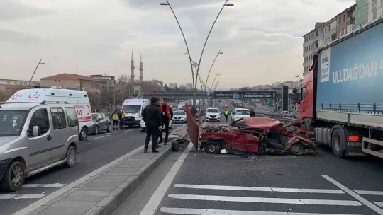 Kayseri'de facia gibi kaza: 4 yaralı