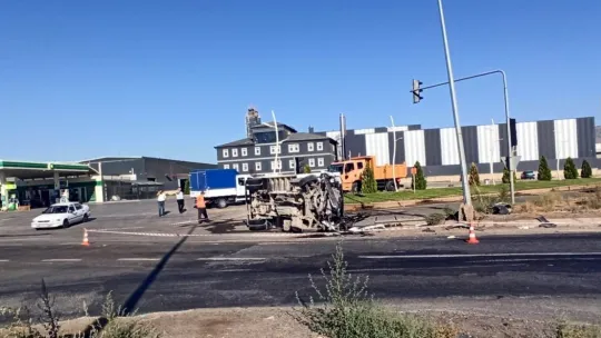 Kayseri'de feci kaza: 2 ölü, 4 yaralı
