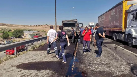 Kayseri'de feci kaza: Otomobilin içerisinde yanarak can verdiler (1)