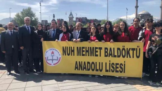 Kayseri'de Gençlik Haftası, çelenk töreni ile başladı