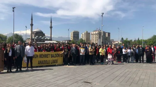 Kayseri'de Gençlik Haftası, çelenk töreni ile başladı