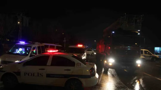 Kayseri'de hafif ticari araç ile pikap çarpıştı: 5 yaralı