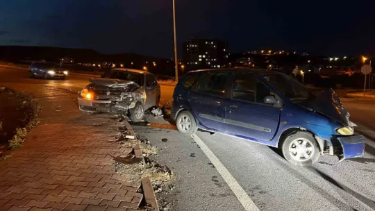 Erkilet'te iki otomobil çarpıştı: 7 yaralı