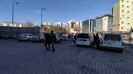 Kayseri'de iletişim kablolarını çalan 2 şahıs yakalandı