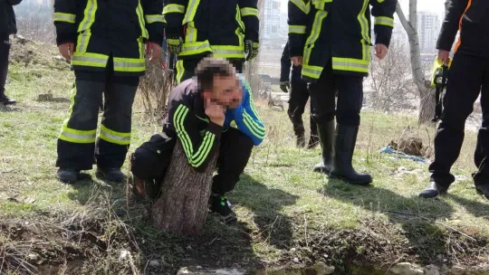 Kayseri'de ilginç olay kuyulara 14 kişinin atıldığını iddia etti, ekipleri harekete geçirdi