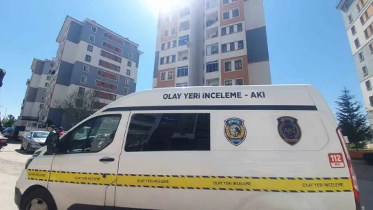 Yalnız yaşayan genç intihar etti