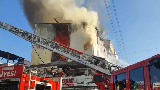 Kayseri'de iş yeri deposunda yangın