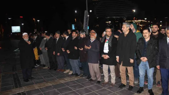 Kayseri'de İsrail tarafından öldürülen binlerce Filistinli için gıyabi cenaze namazı kılındı