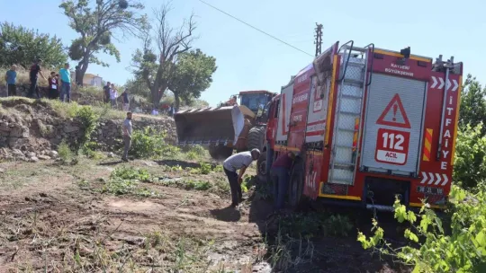 Kayseri'de itfaiye aracı devrildi, 4 itfaiye eri yaralandı