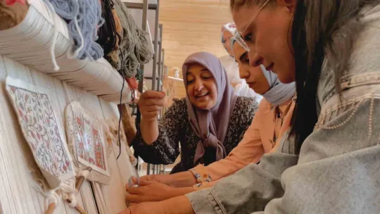 Kayseri'de kadın kooperatifleri ürünlerini satış ofislerinde vatandaşlarla buluşturuyor