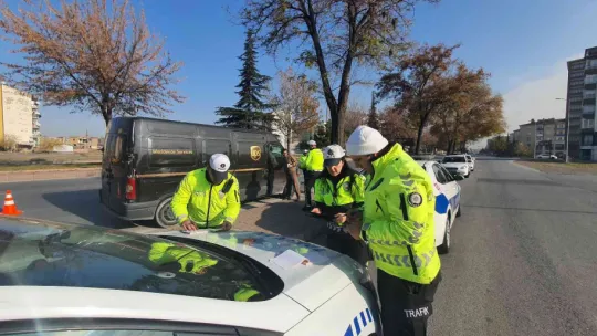 Kayseri'de kış lastiği denetimleri sürüyor, cezası bin 152 TL