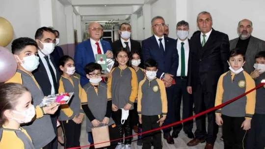 Kayseri'de kütüphanesiz okul yok