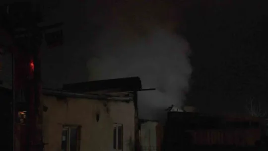 Madeni yağ deposu küle döndü