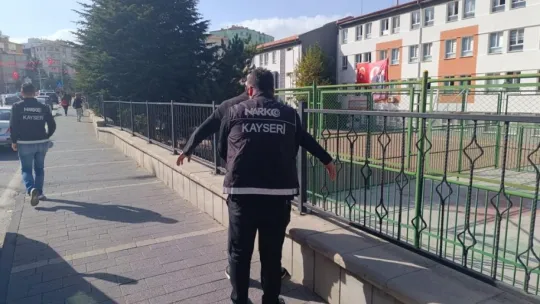 Kayseri'de Narkogüç operasyonları: 76 şahsa işlem yapıldı