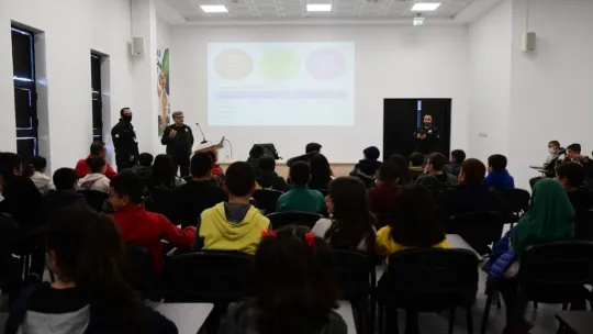 Kayseri'de öğrencilere balık ekmek ikram edildi