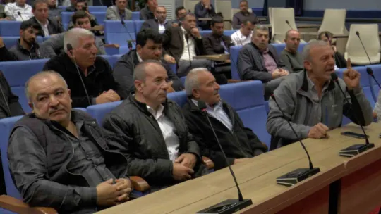 Halk otobüsçüler belediyede toplandı