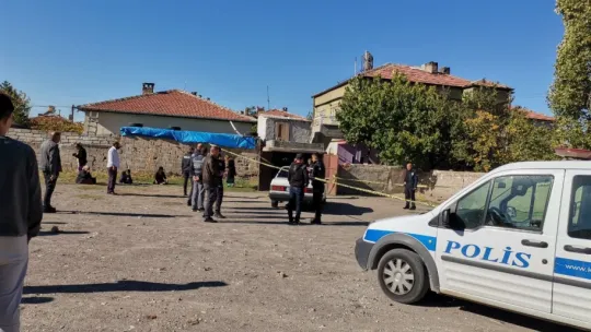 Kayseri'de otomobil içerisinde kadın ve erkek cesedi bulundu