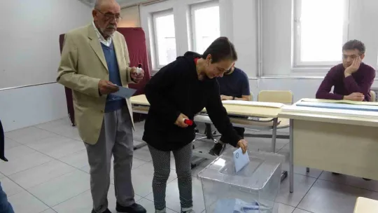 Kayseri'de oy kullanma işlemi başladı