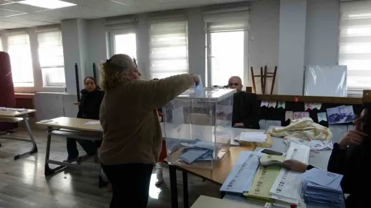 Kayseri'de oy kullanma işlemi başladı