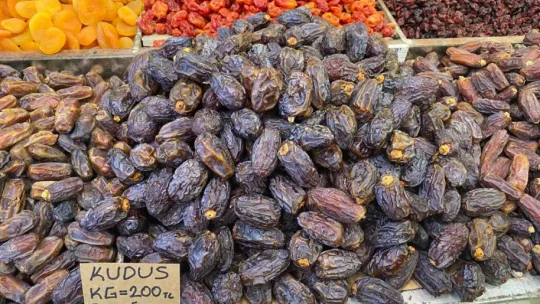 Kayseri'de Ramazan'da hurma satışları arttı