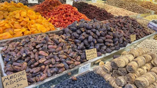 Kayseri'de Ramazan'da hurma satışları arttı