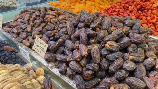 Kayseri'de Ramazan'da hurma satışları arttı