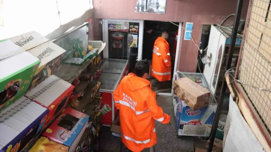Kayseri'de sağanak yağış: Evleri ve dükkanları su bastı