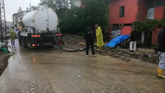 Kayseri'de sağanak yağış sele neden oldu