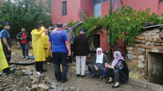 Kayseri'de sağanak yağış sele neden oldu