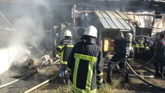 Kayseri'de sucuk üretim fabrikasında yangın