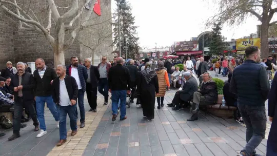 Tarihi Kapalı Çarşı'da bayram yoğunluğu