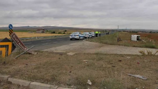 Kayseri'de tur otobüsü devrildi: 31 yaralı