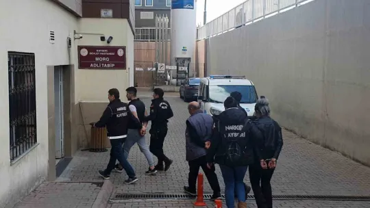 Kayseri'de uyuşturucuya geçit yok: 9 kişi adliyede