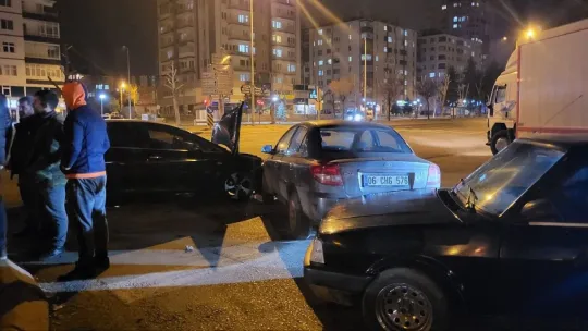 Kayseri'de zincirleme kaza: 1 yaralı