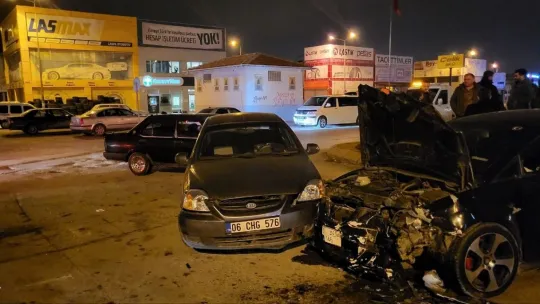 Kayseri'de zincirleme kaza: 1 yaralı