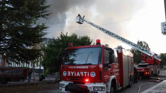 Kayseri'deki fabrika yangını 69 itfaiye personeli ile söndürüldü