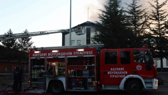 Kayseri'deki fabrika yangını 69 itfaiye personeli ile söndürüldü