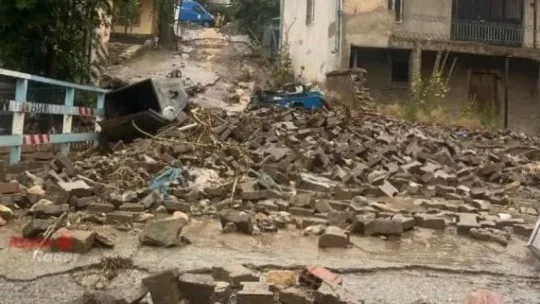 Kayseri'deki selde araçlar çamura gömüldü