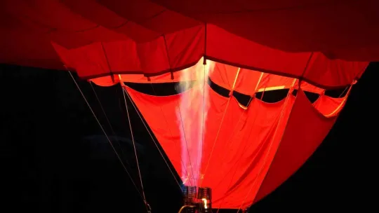 Kayseri'den Türk bayraklı sıcak hava balonları havalandı