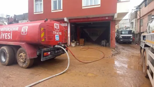 Kayseri, Deprem Bölgesinin Yanı Sıra Sel Yaşanan Bölgelerin de Yardımına Koştu