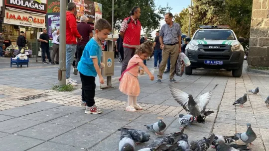 Kayseri emniyeti hayvanları unutmadı
