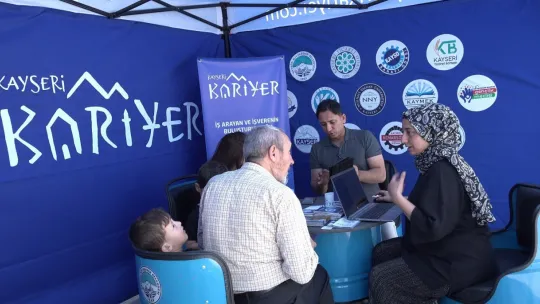 Kayseri Kariyer Merkezi, vatandaşlara iş kapısı olmaya devam ediyor
