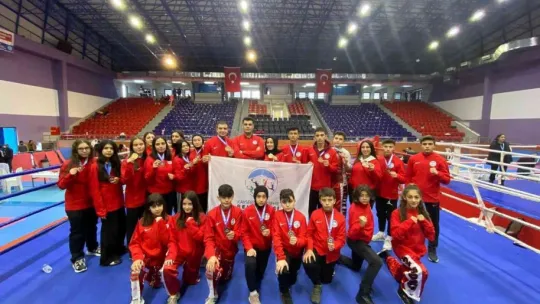 Kayseri Kick Boks'ta madalyalara ambargo koydu