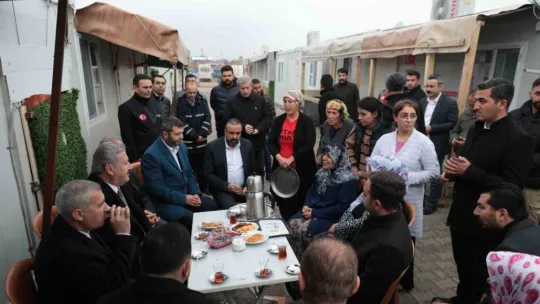Kayseri'nin yardım tırları, Kardeş Belediye Yeşilyurt'a teslim edildi