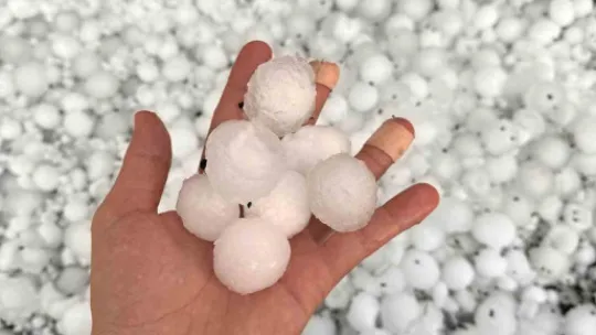 Kayseri'yi sağanak, dolu ve fırtına vurdu