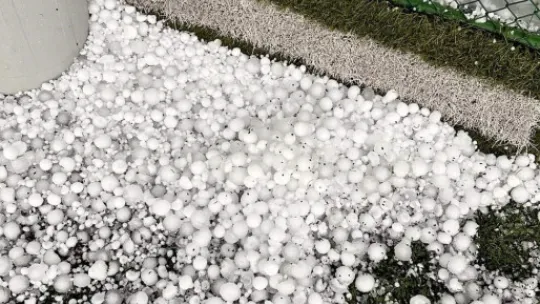 Kayseri'yi sağanak, dolu ve fırtına vurdu