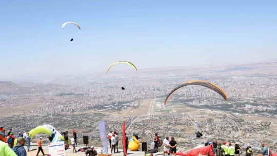 Adrenlin tutkunları buraya akın ediyor