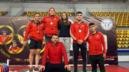 Kayserili 5 sporcudan halter şampiyonası başarısı
