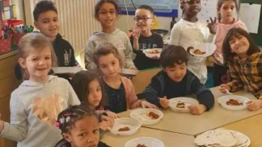 Kayserili özel öğrenciler Paris'teki öğrencilere 'yağlama' yapmayı öğretti